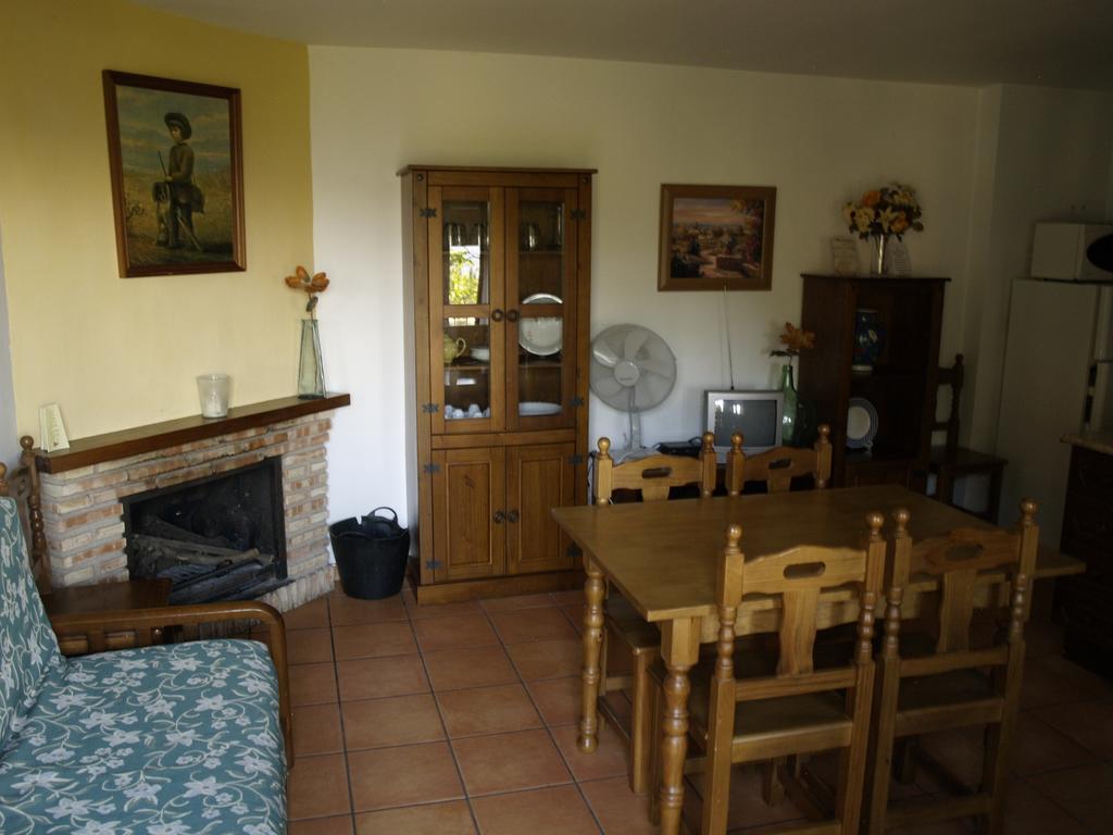 Apartamentos Arroyo Parrilla La Iruela Room photo